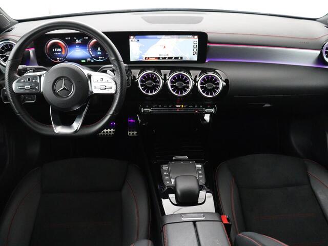 Mercedes-Benz Cla Shooting Brake 250e Business Solution AMG Limited | SOH 94,2% | Panoramadak | Stoelverwarming | Matrix LED | Sfeerverlichting | Keyless | Memory | Widescreen | Navigatie | Camera | Park Assist | PHEV | Plug In