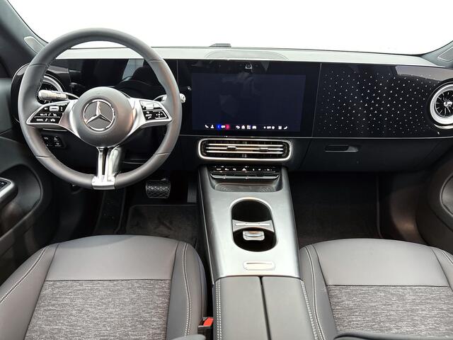 Mercedes-Benz Cla Shooting Brake 250+ Business Solution 85 kWh | Smartphone integratiepakket | Warmtewerend, donkergetint glas | Massagefunctie | Vast panoramadak | 18 inch zes-dubbelspaaks lichtmetalen velgen |