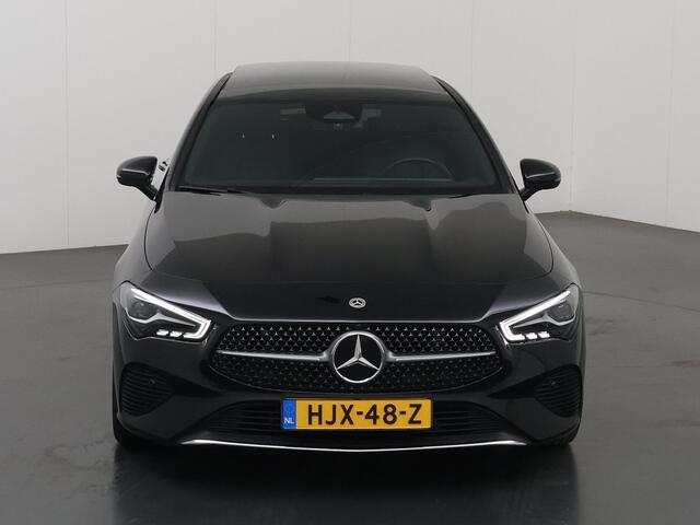 Mercedes-Benz Cla Shooting Brake 180 Star Edition Luxury Line | Panoramadak | Getint glas | Sfeerverlichting | Widescreen | Stoelverwarming |