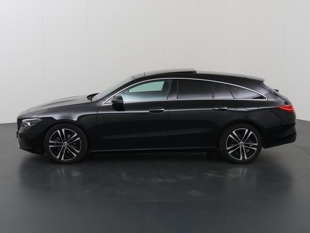 Mercedes-Benz Cla Shooting Brake 180 Star Edition Luxury Line | Panoramadak | Getint glas | Sfeerverlichting | Widescreen | Stoelverwarming |