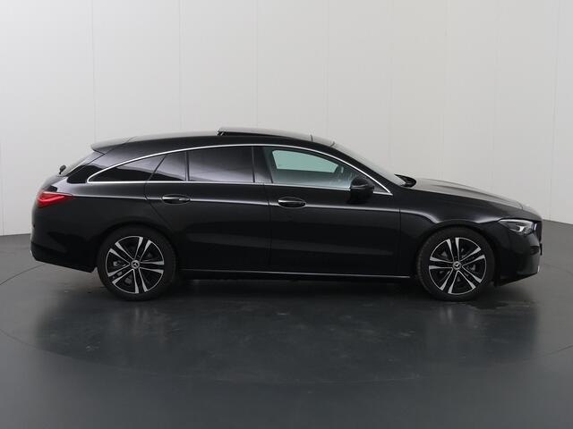 Mercedes-Benz Cla Shooting Brake 180 Star Edition Luxury Line | Panoramadak | Getint glas | Sfeerverlichting | Widescreen | Stoelverwarming |