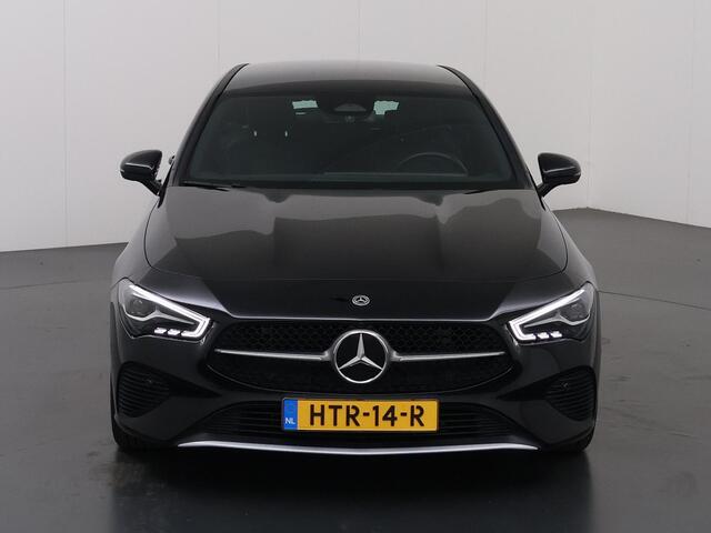 Mercedes-Benz Cla Shooting Brake 180 Star Edition | Voorstoelen verwarmd | Achteruitrijcamera | LED koplampen | MBUX |
