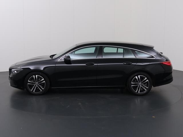 Mercedes-Benz Cla Shooting Brake 180 Star Edition | Voorstoelen verwarmd | Achteruitrijcamera | LED koplampen | MBUX |