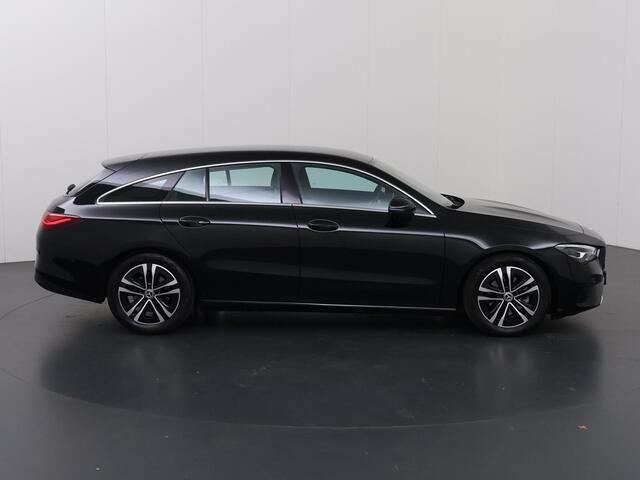 Mercedes-Benz Cla Shooting Brake 180 Star Edition | Voorstoelen verwarmd | Achteruitrijcamera | LED koplampen | MBUX |