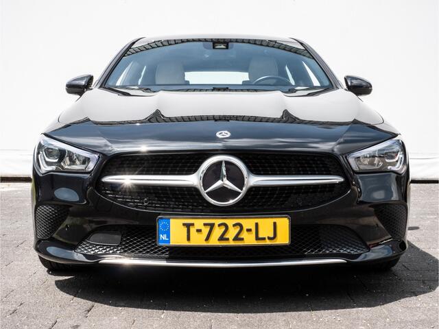 Mercedes-Benz Cla Shooting Brake 200 164pk Aut. Luxury Line Trekhaak/ Camera/ Sfeerverlichting/ Led/ Leer/ Navigatie/ Dab