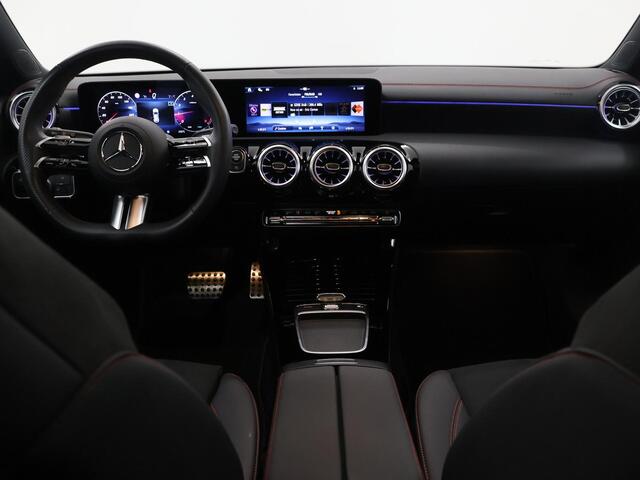 Mercedes-Benz Cla Shooting Brake 180 Star Edition AMG Line LIMITED | Panoramaschuifdak | Night | Achteruitrijcamera