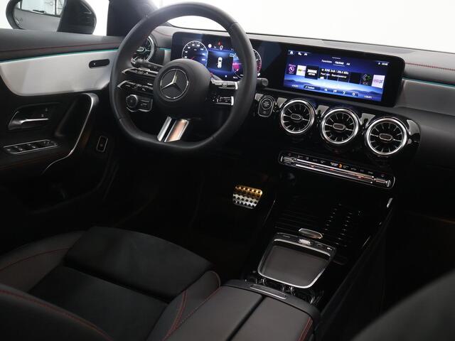 Mercedes-Benz Cla Shooting Brake 180 Business Solution AMG | Panorama-schuifdak | Trekhaak | Dode hoek | 360°-camera| Stoelverwarming