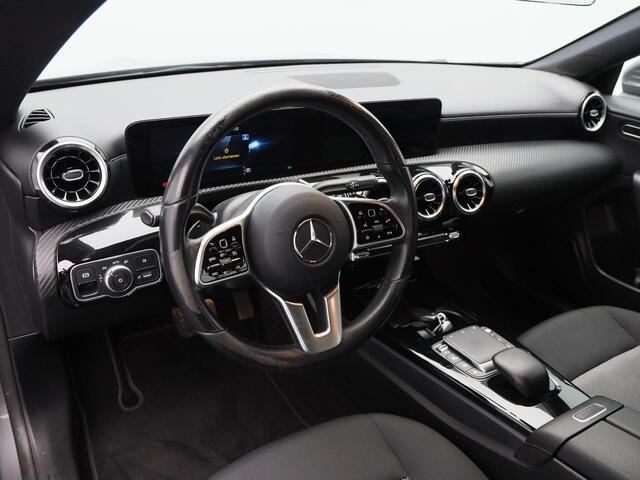 Mercedes-Benz Cla Shooting Brake 180 Business Solution 136 Pk Automaat | Stoelverwarming | Camera | Cruise Control | CarPlay | Climatronic | 16 Inch | 97.722 Km !!