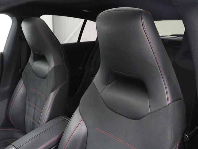 Mercedes-Benz Cla Shooting Brake 180 Business Solution AMG | Panoramadak | Stoelverwarming | Memory | Sfeerverlichting | Matrix LED | Leder/Alcantara | Side Assist | Widescreen | Navigatie | Camera | Climate control