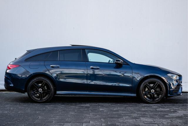 Mercedes-Benz Cla Shooting Brake 250 e Business Solution AMG Limited Panoramadak/ Sfeerverlichting/ Camera/ Elektr. achterklep/ Stoelverwarming/ Navigatie/ Stoelgeheugen
