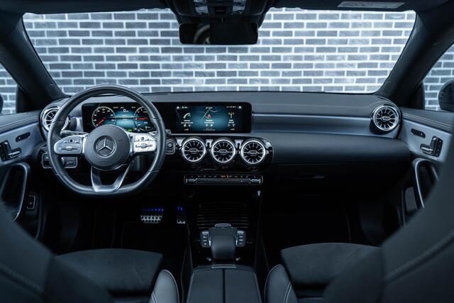 Mercedes-Benz Cla Shooting Brake 250 e Premium Plus | AMG | Adaptieve Cruise Control | Multibeam | Trekhaak | Head-up display