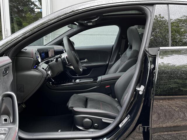 Mercedes-Benz Cla Shooting Brake 180 Star Edition AMG | Panoramadak | Nightpakket | Apple CarPlay | Android Auto | Sfeerverlichting | Stoelverwarming | Achteruitrijcamera | Elektrische Achterklep | Elektrisch Inklapbare Buitenspiegels