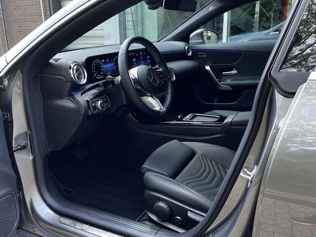 Mercedes-Benz Cla Shooting Brake 180 Star Edition Luxury | Trekhaak | Donkergetint Glas Achter | Apple CarPlay | Android Auto | Sfeerverlichting | Stoelverwarming | Achteruitrijcamera | Parkeersensoren | Elektrisch Inklapbare Buitenspiegels