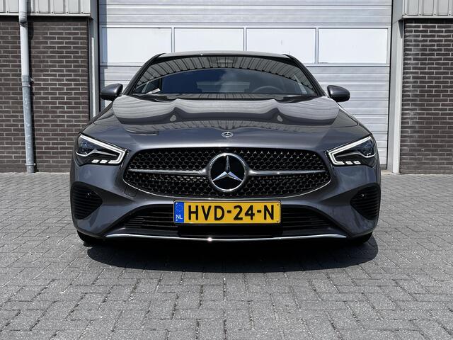 Mercedes-Benz Cla Shooting Brake 180 Star Edition Luxury | Trekhaak | Donkergetint Glas Achter | Apple CarPlay | Android Auto | Sfeerverlichting | Stoelverwarming | Achteruitrijcamera | Parkeersensoren | Elektrisch Inklapbare Buitenspiegels