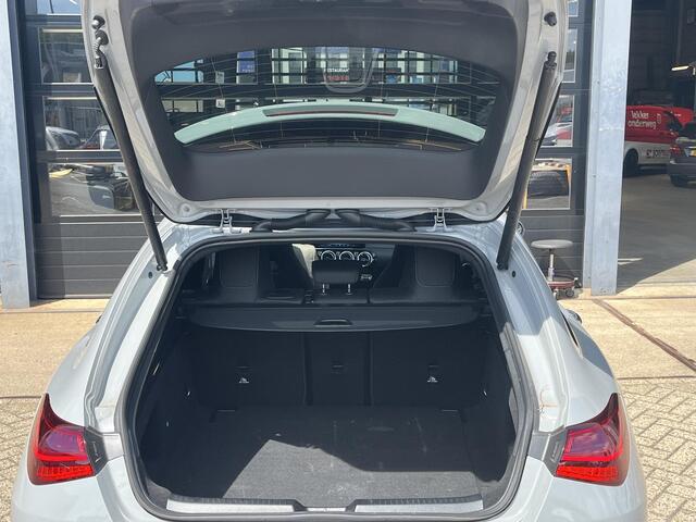 Mercedes-Benz Cla Shooting Brake 180 Luxury Line