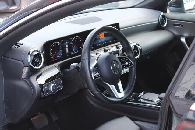 Mercedes-Benz Cla Shooting Brake 180 Business Solution