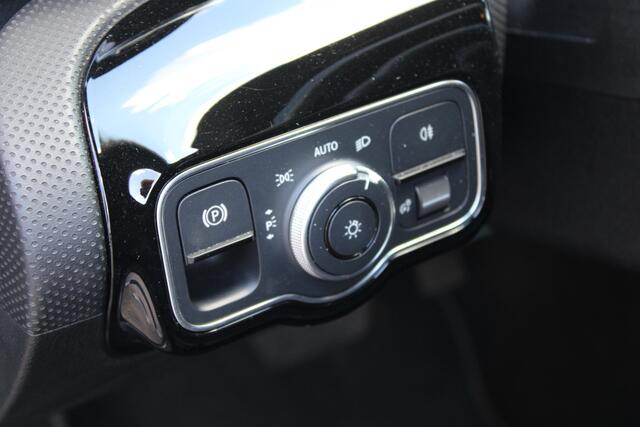 Mercedes-Benz Cla Shooting Brake 180 Business Solution
