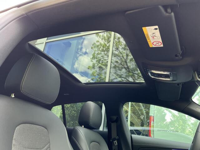 Mercedes-Benz Cla Shooting Brake 250 e Star Edition Luxury | Panoramadak | Nightpakket | MULTIBEAM LED | Dodehoekassistent | Sfeerverlichting | Stoelverwarming | Apple CarPlay | Android Auto | Achteruitrijcamera