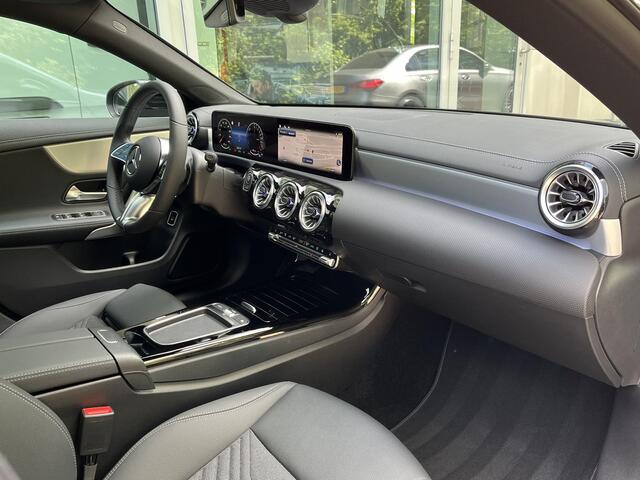 Mercedes-Benz Cla Shooting Brake 250 e Star Edition Luxury | Panoramadak | Nightpakket | MULTIBEAM LED | Dodehoekassistent | Sfeerverlichting | Stoelverwarming | Apple CarPlay | Android Auto | Achteruitrijcamera