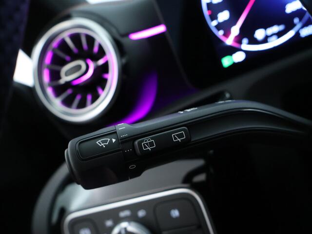 Mercedes-Benz Cla Shooting Brake 180 AMG Nightpakket | Trekhaak | Keyless Go | Sfeerverlichting | Stoelverwarming | Parkeerpakket met Camera | Inclusief 24 maanden Mercedes-Benz Certified garantie voor Europa.