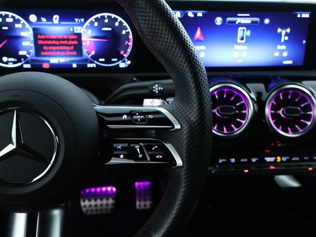 Mercedes-Benz Cla Shooting Brake 180 AMG Nightpakket | Trekhaak | Keyless Go | Sfeerverlichting | Stoelverwarming | Parkeerpakket met Camera | Inclusief 24 maanden Mercedes-Benz Certified garantie voor Europa.