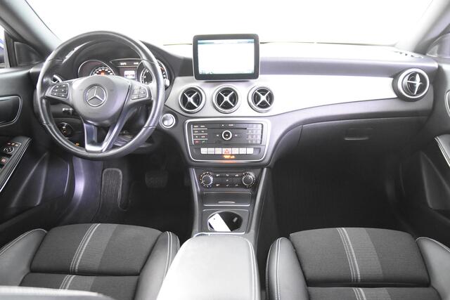 Mercedes-Benz Cla Shooting Brake 180 AMG *Leer*Navigatie*