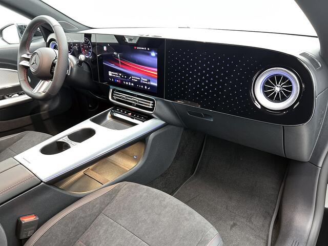 Mercedes-Benz Cla Shooting Brake 200 Business Solution AMG 58 kWh | Trekhaak | Vast panoramadak | Sportstoelen | Warmtewerend donkergetint glas | URBAN GUARD | 18 inch vijfspaaks lichtmetalen AMG-velgen |