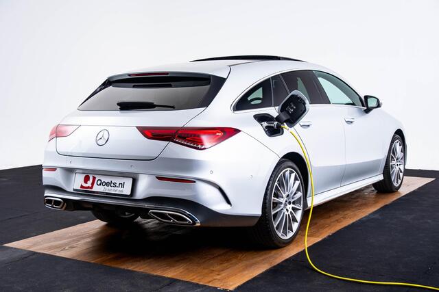Mercedes-Benz Cla Shooting Brake 250 e AMG Line Panoramadak - Trekhaak - Sfeerverlichting - Memorystoelen - Stoelverwarming - Dodehoekassistent - Camera - 19 inch - Lederpakket
