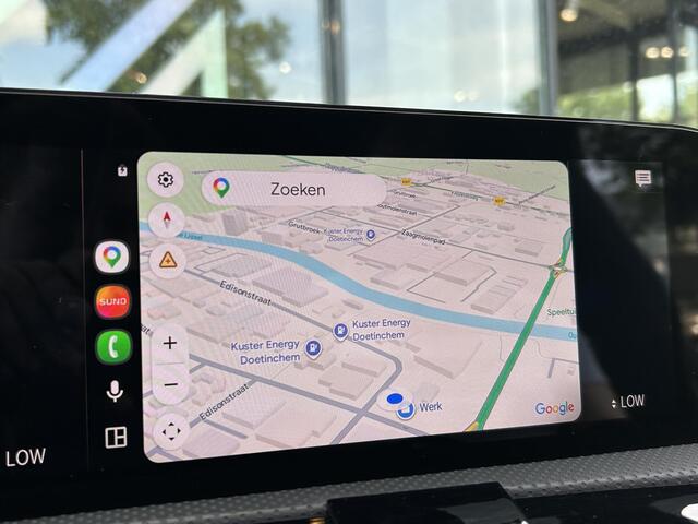Mercedes-Benz Cla Shooting Brake 200 Business Solution AMG / Schuif- en Kantel Dak / Apple Carplay & Android Auto / Elektrisch Verstelbare Stoelen / Stoelverwarming / Elektrische Achterklep / Trekhaak /