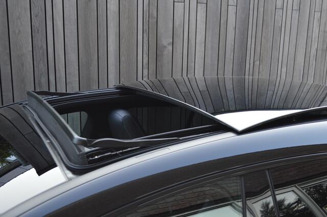 Mercedes-Benz Cla Shooting Brake 250 e AMG Led Panorama Widescreen Sfeer Camera Augmented Pdc