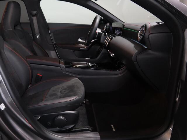Mercedes-Benz Cla Shooting Brake 250e Business Solution AMG | Panoramaschuifdak | Nightpakket | Achteruitrijcamera
