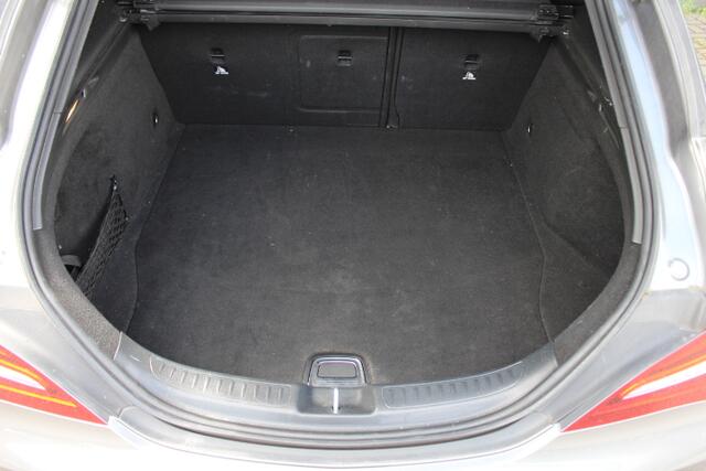 Mercedes-Benz Cla Shooting Brake Automaat 180 Business Solution Climate control, Cruisecontrol, Camera , Navigatie , Bluetooth