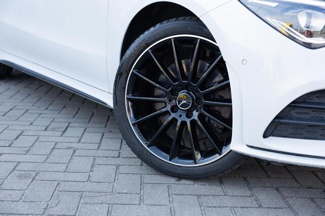 Mercedes-Benz Cla Shooting Brake 250 e AMG Line | Plug-in Hybrid (PHEV) | Panoramadak | Burmeister Audio | Elektrisch Verstelbare Voorstoelen | Elektrische Achterklep | LED Koplampen | Widescreen MBUX | Stoelverwarming | Apple Carplay | Android Auto