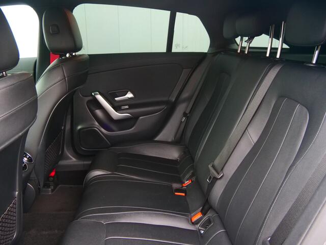 Mercedes-Benz Cla Shooting Brake 250e 218Pk Premium Camera / Trekhaak uitklapbaar / Stoelverwarming / Cruise