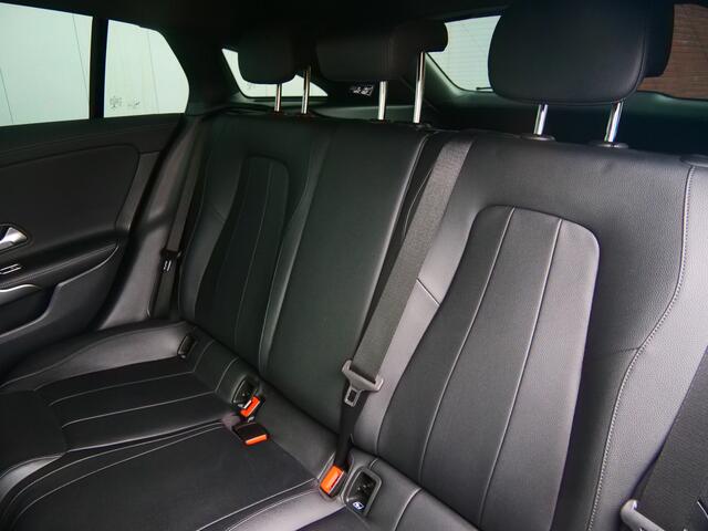 Mercedes-Benz Cla Shooting Brake 250e 218Pk Premium Camera / Trekhaak uitklapbaar / Stoelverwarming / Cruise