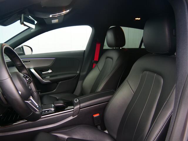 Mercedes-Benz Cla Shooting Brake 250e 218Pk Premium Camera / Trekhaak uitklapbaar / Stoelverwarming / Cruise