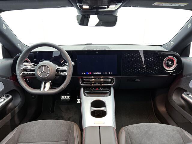 Mercedes-Benz Cla Shooting Brake 200 Business Solution AMG 58 kWh | Nightpakket | Trekhaak | Sportstoelen | Vast panoramadak | URBAN GUARD | Warmtewerend, donkergetint glas | 18 inch vijfspaaks lichtmetalen AMG-velgen |