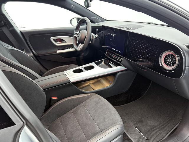 Mercedes-Benz Cla Shooting Brake 200 Business Solution AMG 58 kWh | Nightpakket | Trekhaak | Sportstoelen | Vast panoramadak | URBAN GUARD | Warmtewerend, donkergetint glas | 18 inch vijfspaaks lichtmetalen AMG-velgen |