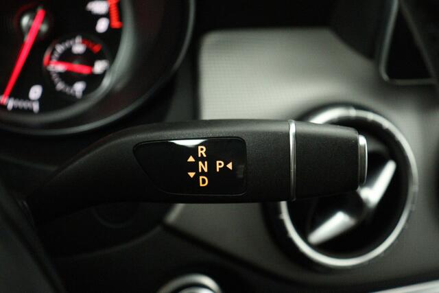 Mercedes-Benz Cla Shooting Brake 180 Business Solution (STOELVERWARMING, CAMERA, NAVIGATIE, PARKEERSENSOREN, CRUISE)
