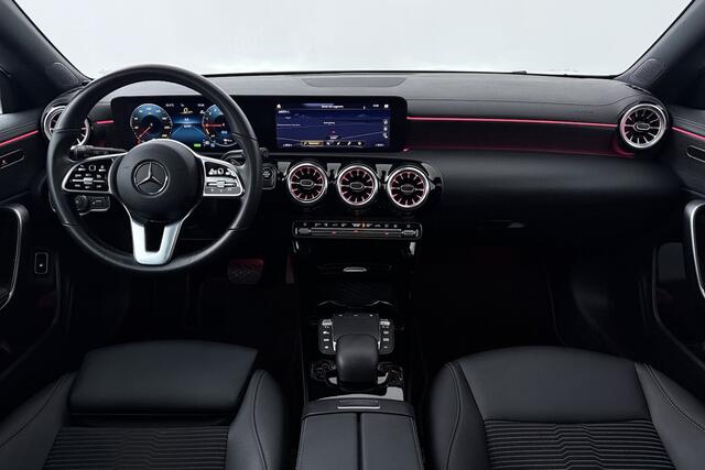 Mercedes-Benz Cla Shooting Brake 250 e Luxury Line (PANORAMADAK, TREKHAAK, STOELVERWARMING, SFEERVERLICHTING, CAMERA)