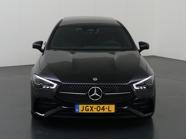 Mercedes-Benz Cla Shooting Brake 180 Business Solution AMG | Premium Plus | Night Pakket | Panoramadak | Elek. Sportstoelen met Geheugen | Multispaaks Velgen | HUD | Apple Carplay/Android Auto | Dodehoekassistent | 360° camera | Stoelverwarming |