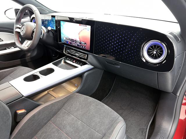 Mercedes-Benz Cla Shooting Brake 250+ Business Solution AMG 85 kWh | Winterpakket | Nightpakket | Trekhaak | Vast panoramadak | Sportstoelen | Massagefunctie | 18 inch vijfspaaks lichtmetalen AMG-velgen |