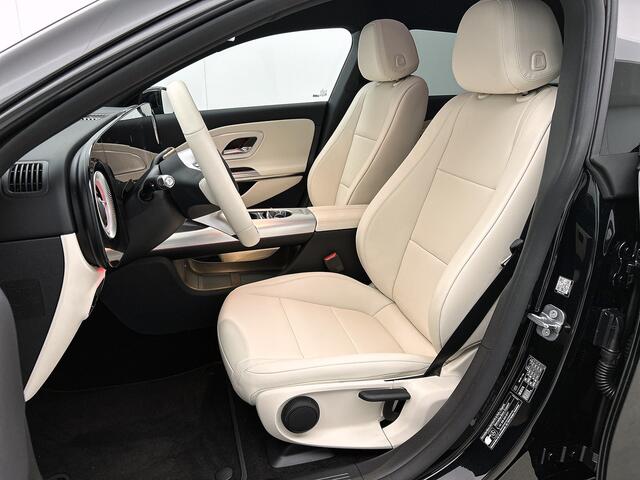 Mercedes-Benz Cla Shooting Brake 250+ Business Solution Luxury 85 kWh | Nightpakket | Trekhaak | Vast panoramadak | Massagefunctie | URBAN GUARD | 19 inch vijfspaaks lichtmetalen velgen |