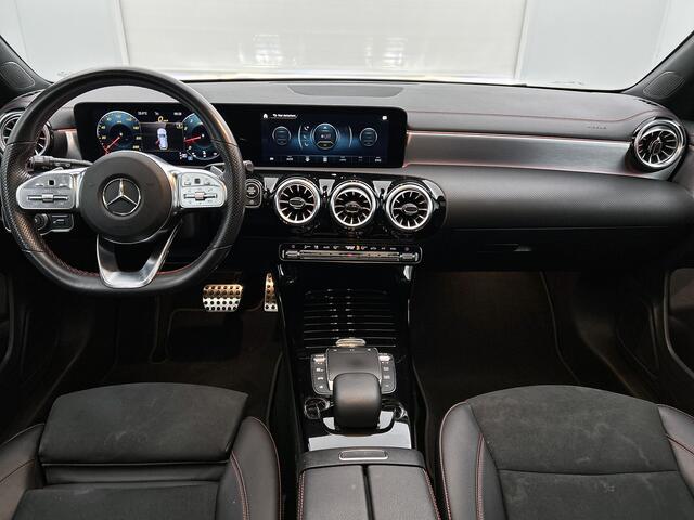 Mercedes-Benz Cla Shooting Brake 200 AMG Line AMG Line | Night Pakket | Panorama Schuif-Kanteldak | Parkeerpakket met achteruitrijcamera. Inclusief 24 maanden Mercedes-Benz Certified garantie voor Europa.
