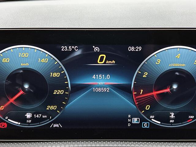 Mercedes-Benz Cla Shooting Brake 200 AMG Line AMG Line | Night Pakket | Panorama Schuif-Kanteldak | Parkeerpakket met achteruitrijcamera. Inclusief 24 maanden Mercedes-Benz Certified garantie voor Europa.