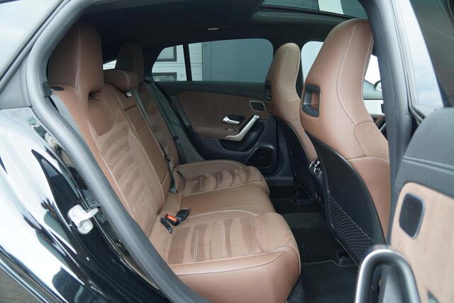 Mercedes-Benz Cla Shooting Brake AMG + BURMESTER / HEAD-UP / PANO / 360 CAMERA / MEMORY