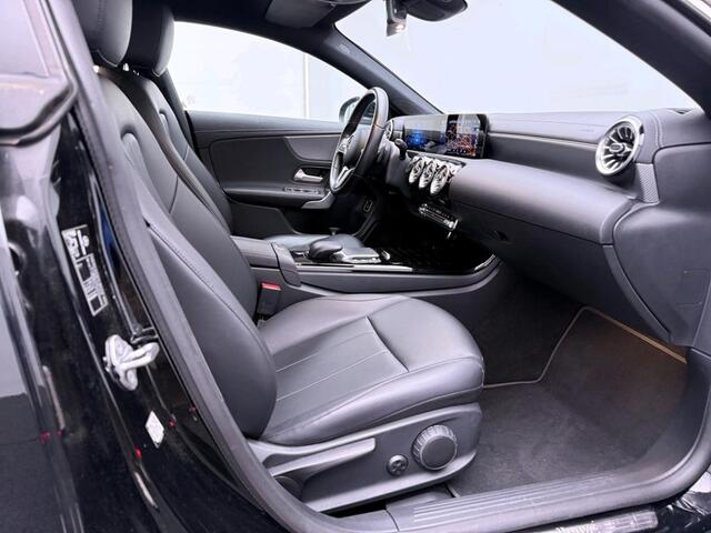 Mercedes-Benz Cla Shooting Brake 250 e Business Solution Luxury Limited Ledkoplampen | Parkeerpakket met achteruitrijcamera | Stoelverwarming | Sfeerverlichting. Inclusief 24 maanden MB Certified garantie voor Europa.