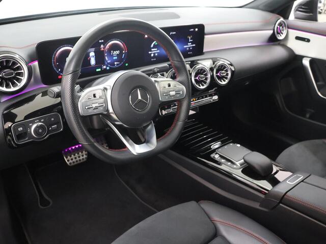 Mercedes-Benz Cla Shooting Brake 250 e AMG Line | Panoramadak | Night pakket |