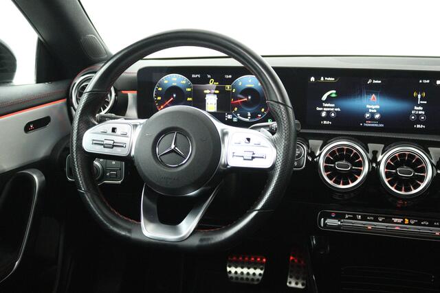 Mercedes-Benz Cla Shooting Brake 180 AMG Line (PANORAMADAK, SFEERVERLICHTING, STOELVERWARMING, CAMERA)