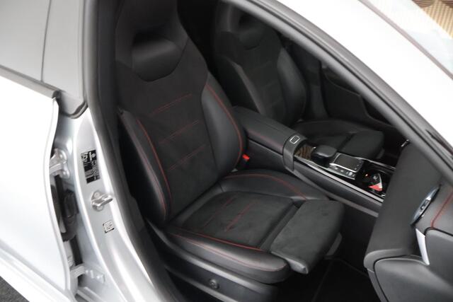 Mercedes-Benz Cla Shooting Brake 180 136pk Business Solution AMG Panoramadak Matrix LED Keyless Camera Memory